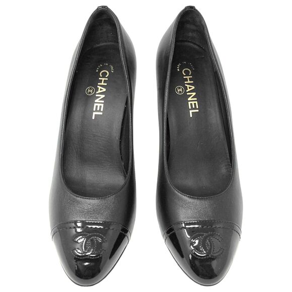CHANEL Cap-Toe Classic Black Leather Pumps Logo Heel EU 39 US 9 - Picture 2 of 11